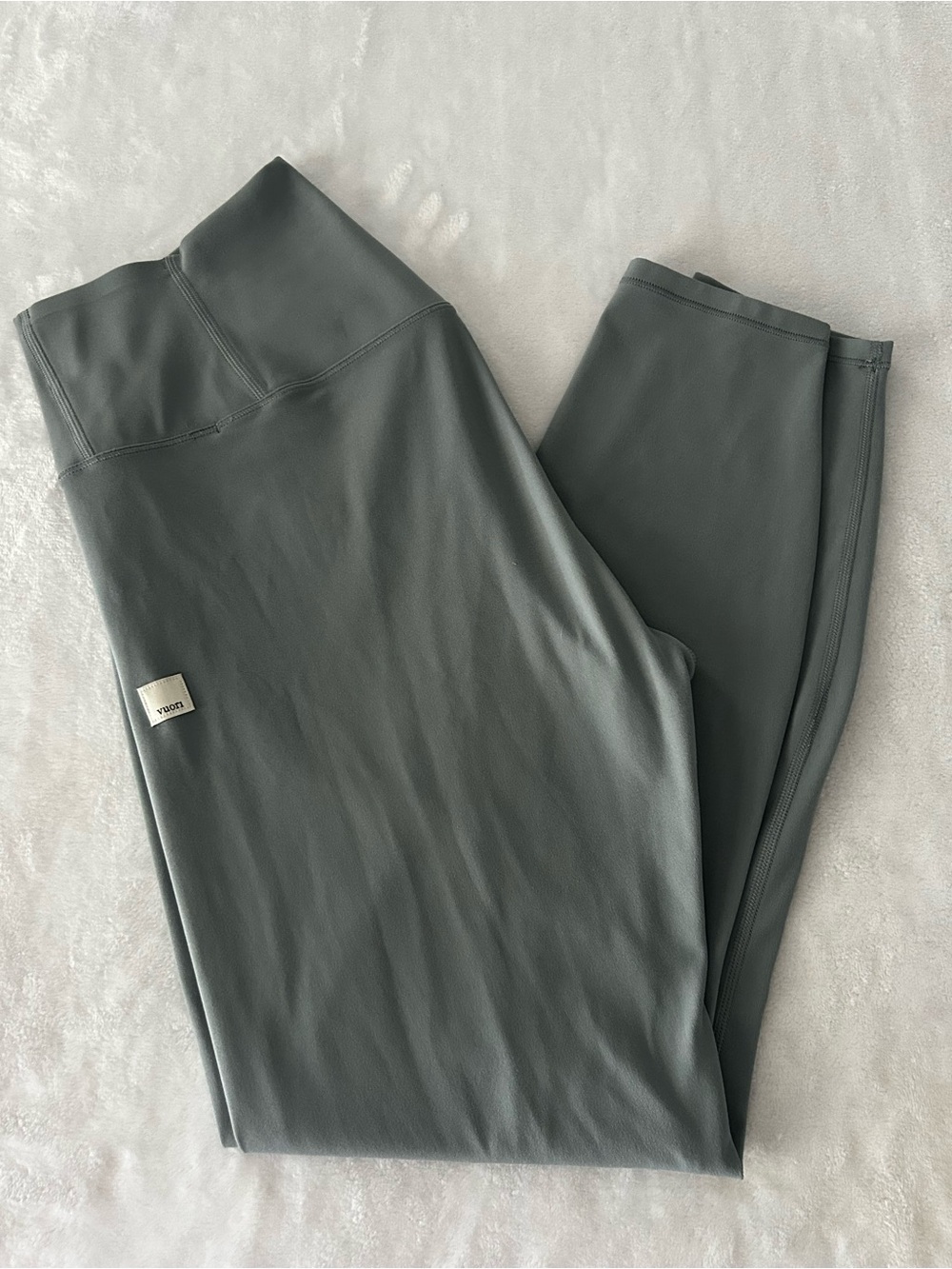 Vuori Muted Sage Green High Rise Soft Athletic Leggings Women’s Size XL